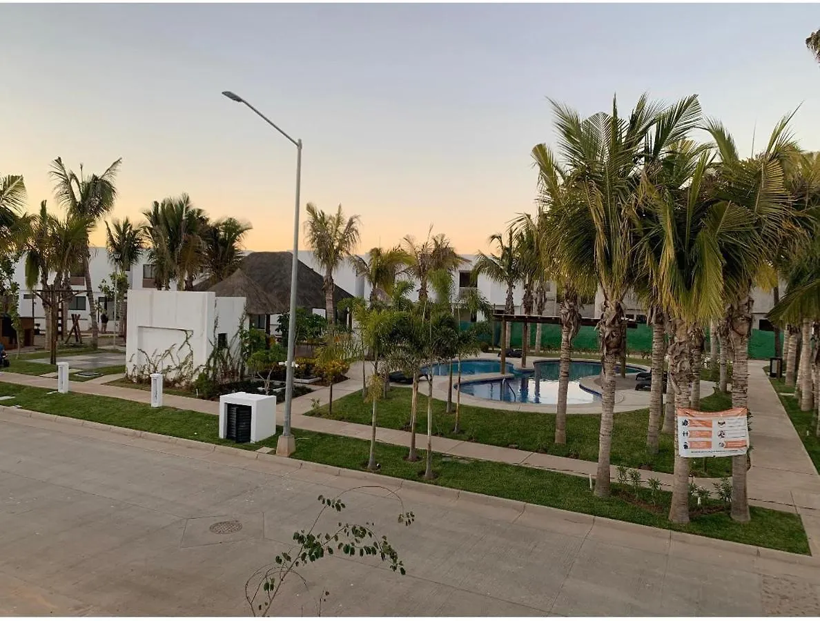 הוילה מזטלן Casa Nueva De Lujo Frente A La Alberca