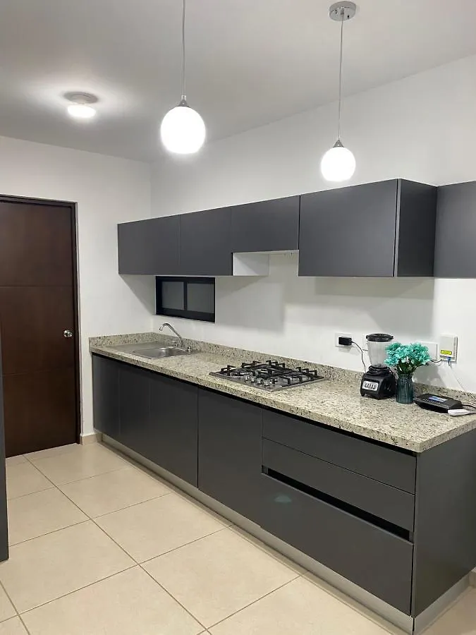 הוילה מזטלן Casa Nueva De Lujo Frente A La Alberca בית נופש